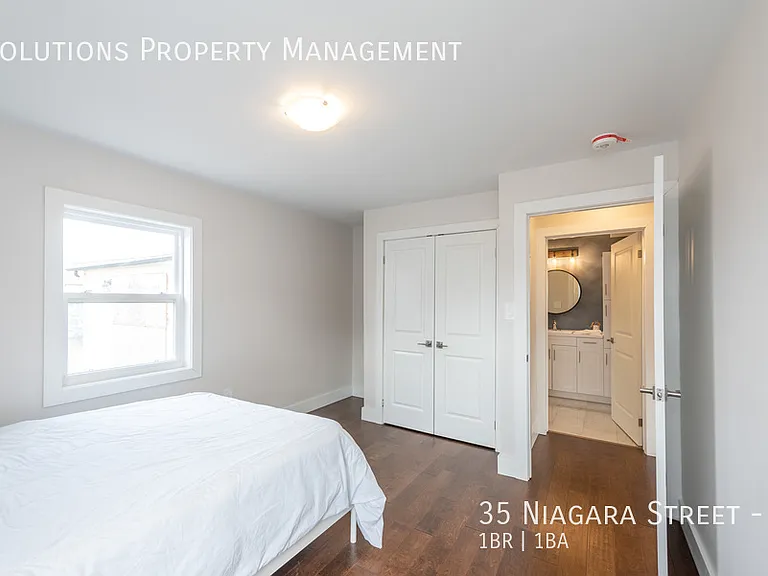 35 Niagara St #4 — Photo 10