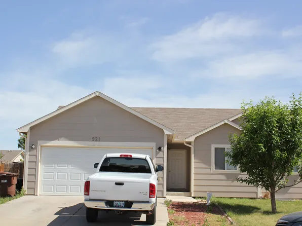 921 E 25th Street Rd, Greeley, CO 80631