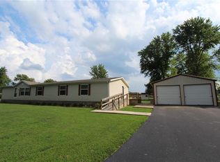 1282 County Highway 18, Shelbyville, IL 62565