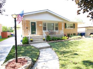 5408 Oak Center Dr, Oak Lawn, IL 60453