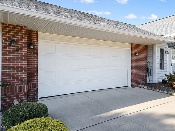 4th image of 996 Rosemarie Cir