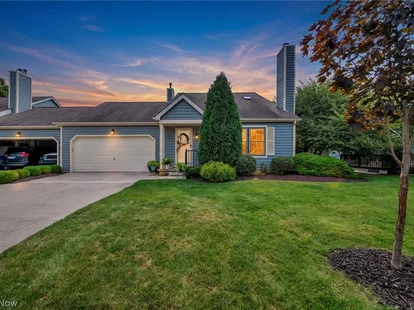 19 Pond Dr, Rocky River, OH 44116