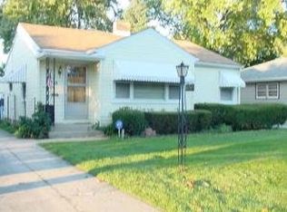 670 Summit St, Elgin, IL 60120