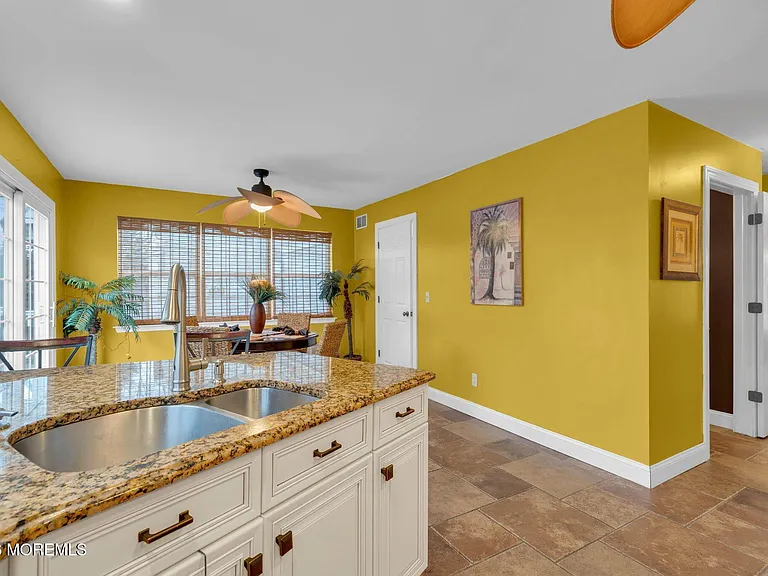 107 Shenandoah Blvd — Photo 29