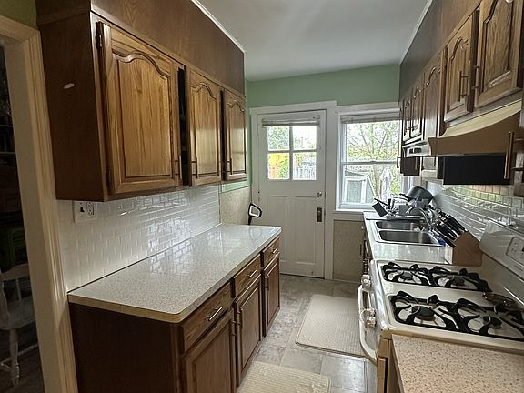 5th image of 210 S Union St