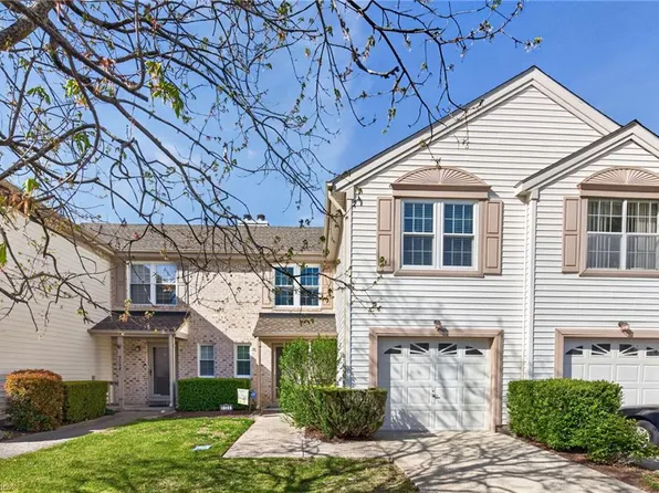 5136 Heathglen Cir, Virginia Beach, VA 23456