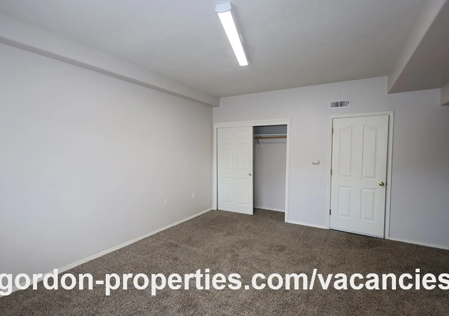 Ne Halsey St - August Special Gresham 2 Bedroom Townhouse With Den/Office — Photo 3
