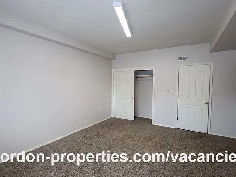 16913 NE Halsey St — Photo 3