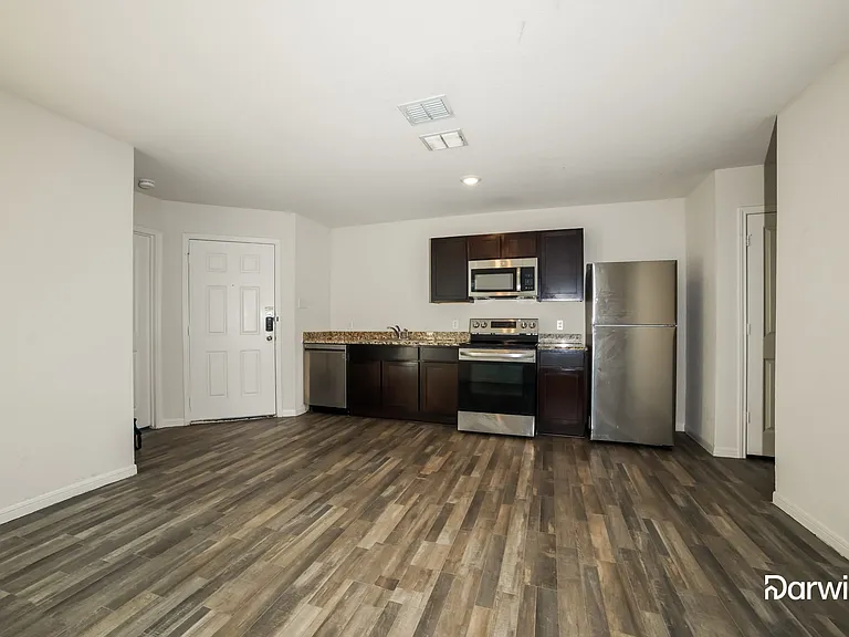 804 Earle Ave #B — Photo 1