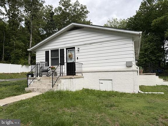 3rd image of 15073 Richmond Rd