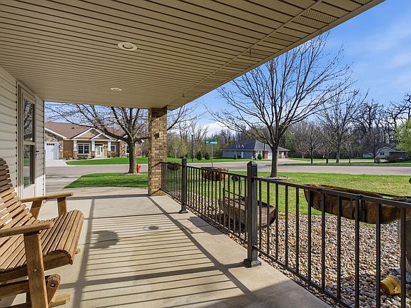 3rd image of 1600 Lower Trentwood Cir NE