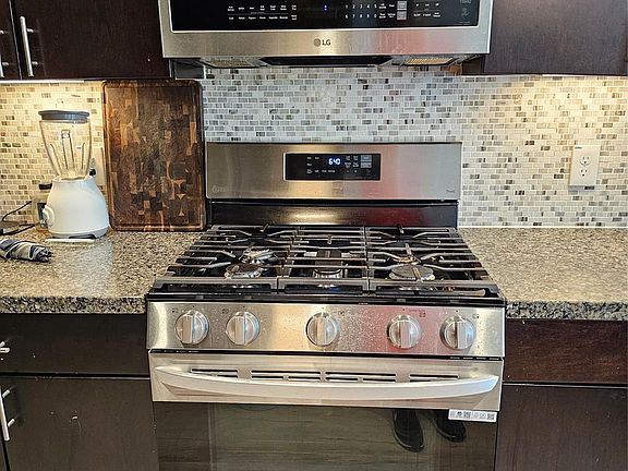 3rd image of 7 Aventura Pl