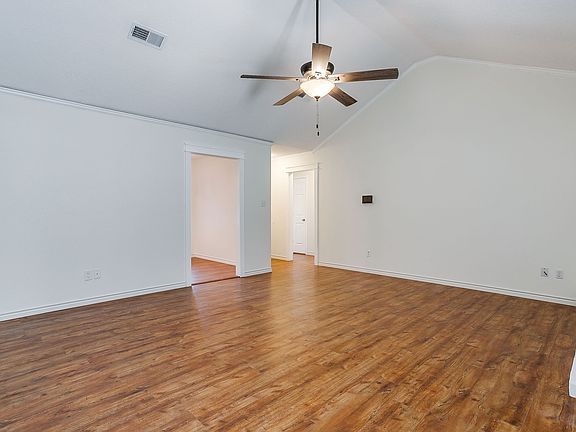 4th image of 111 Bentley Dr