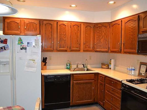 2nd image of 407 W Boyd Ave