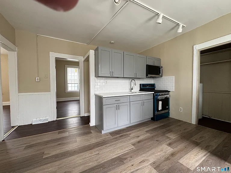 184 Pacific St — Photo 4