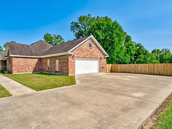 4th image of 106 Greenwood Dr