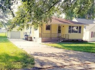 412 S Gates St, Oakland, IA 51560