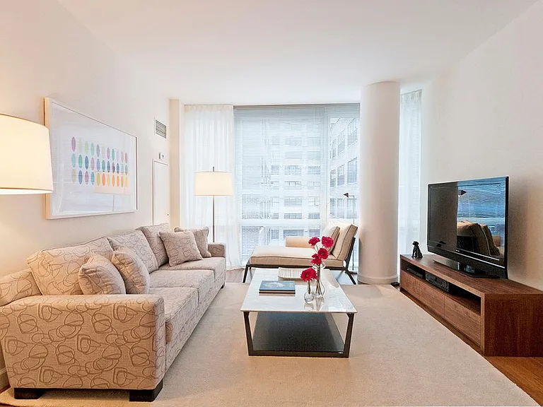 330 W 39th St #19B — Photo 1