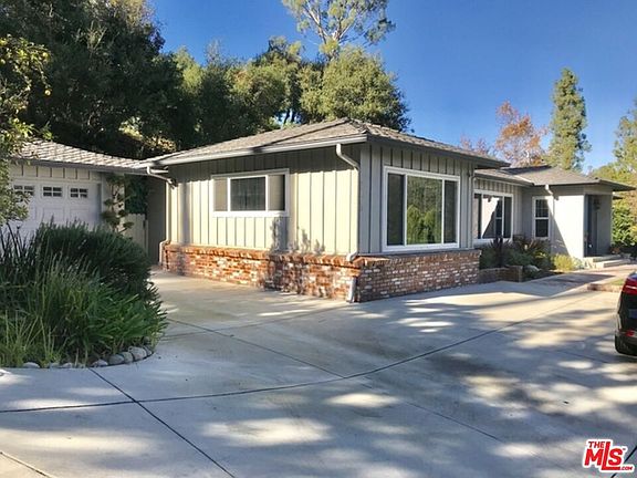 2nd image of 1290 Club House Dr