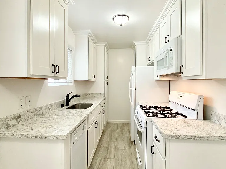 1211 Jefferson St — Photo 34