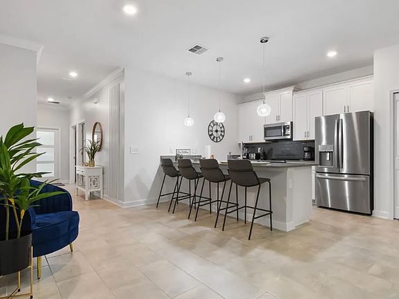 3rd image of 1128 Kingsbarn St