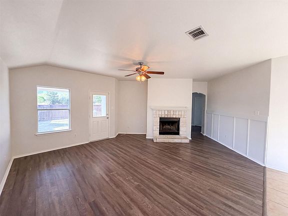 3rd image of 404 Timothy John Dr