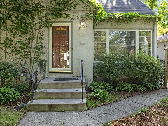 2nd image of 3011 Johnson St NE