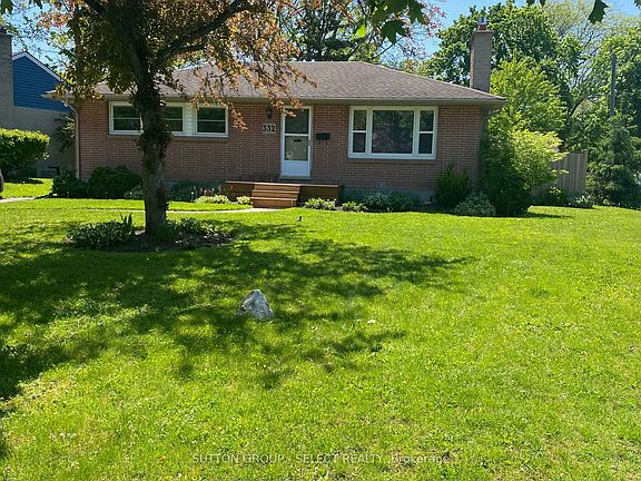 2nd image of 332 Ridgewood Cres