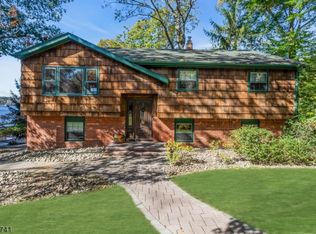 187 New Jersey Ave, Lake Hopatcong, NJ 07849