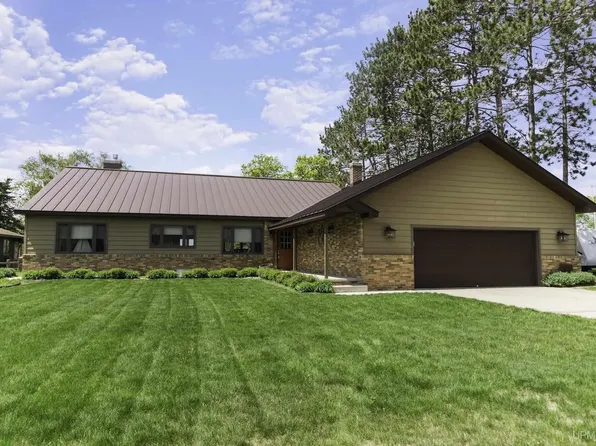 1426 Washington St, Munising, MI 49862