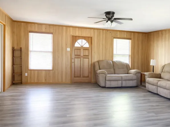 2001 Alsobrooks Rd, Cleveland, TX 77328