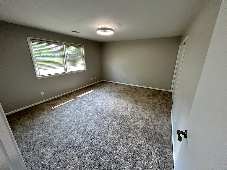 134 Kathleen Dr — Photo 9