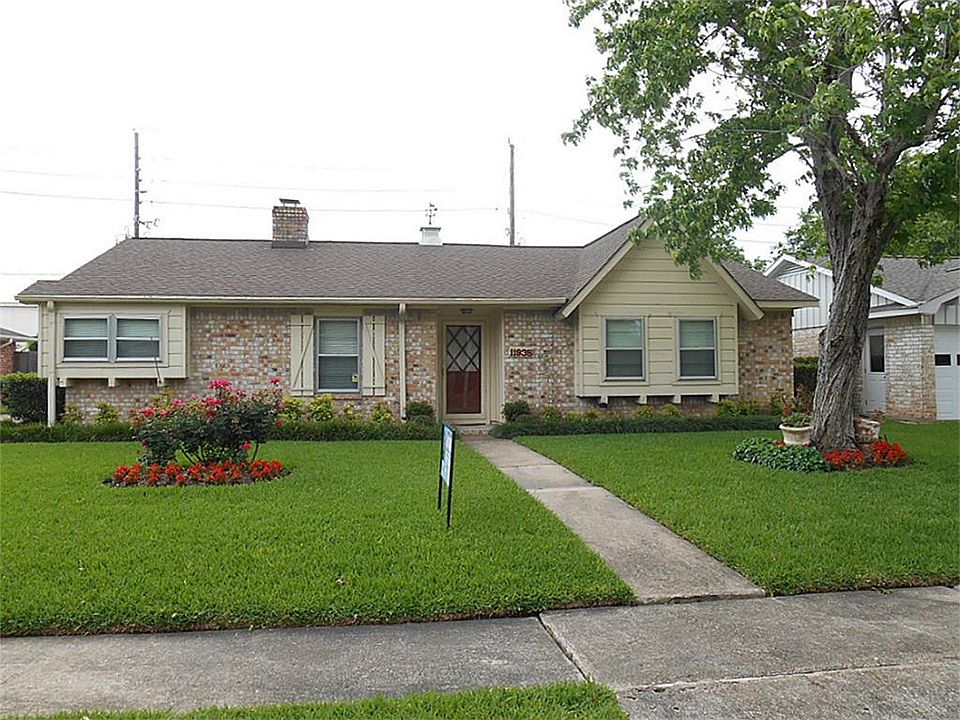 1st image of 11935 Bloomington Ln