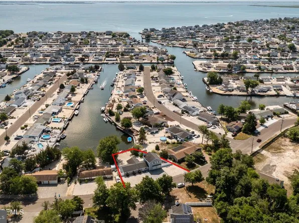 232 11th St, Barnegat, NJ 08005