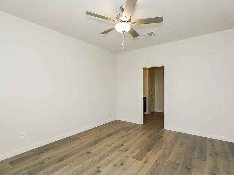 1308 Tilton Dr — Photo 9