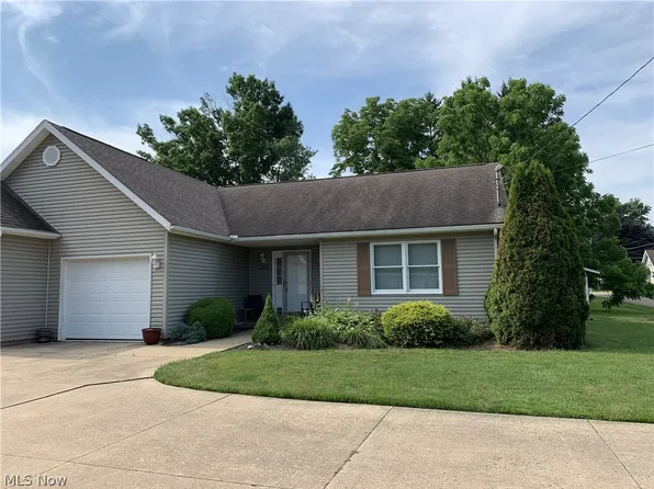 32 Stuart St, Dalton, OH 44618