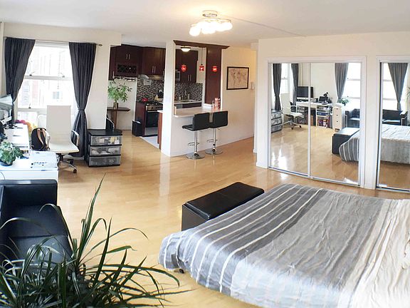 3rd image of 80 La Salle St APT 19E