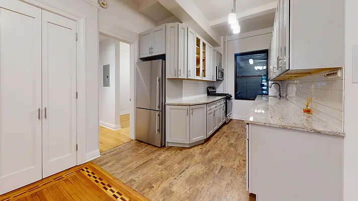 Rented by Bond New York | media 29