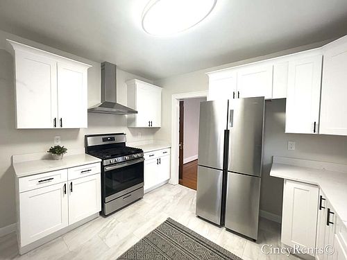 4th image of 3839 Hyde Park Ave #1