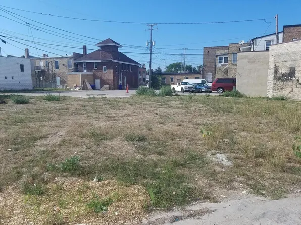 2208 ROOSEVELT ROAD, Kenosha, WI 53143