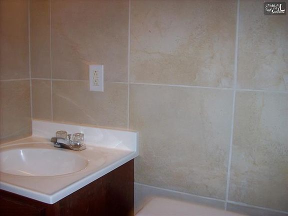 3rd image of 2702 Kingswood Dr