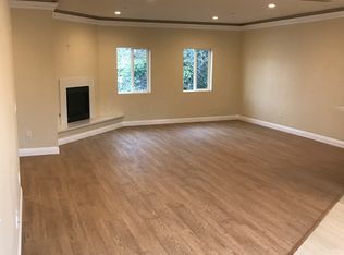 6916 Woodman Ave, Van Nuys, CA 91405