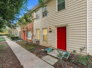 220 Chads Ford Way #220, Roswell, GA 30076