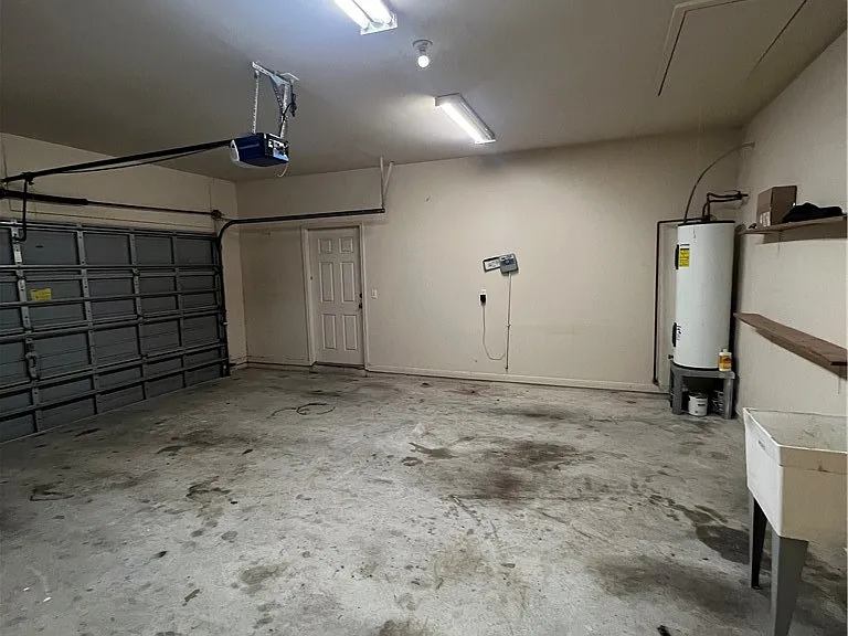 2545 Las Brisas St — Photo 37