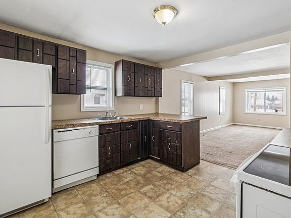 5th image of 1121 W Boatfield Ave