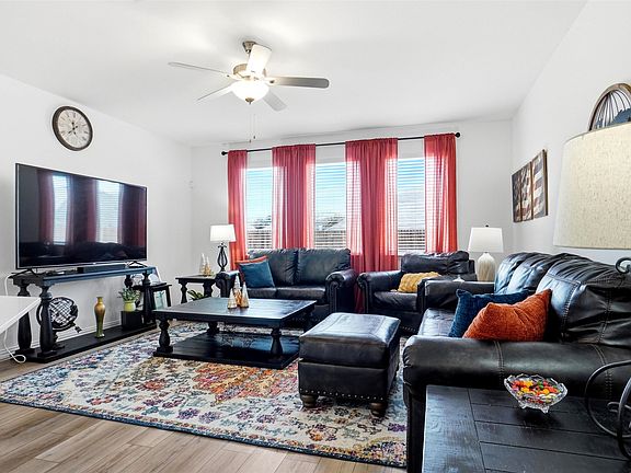 4th image of 1333 Almond Rd