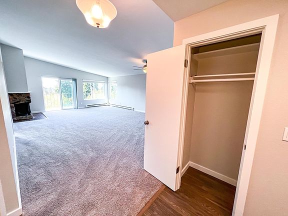 5th image of 10757 Greenwood Ave N #425
