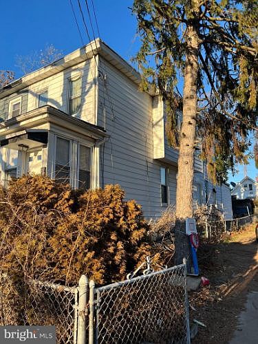 2nd image of 1128 N 32nd St