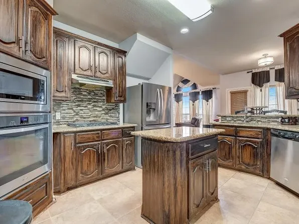 1653 Churchill Ln, Mansfield, TX 76063