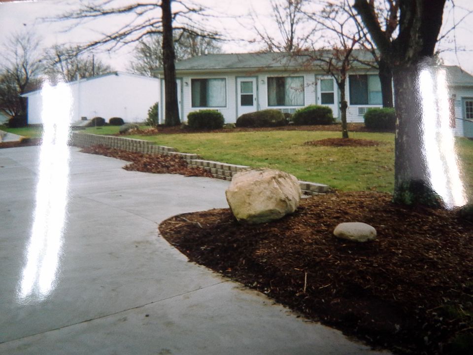 2nd image of 145 Chateau Cir #145